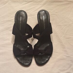 Donald J. Pliner Elegant Black heels